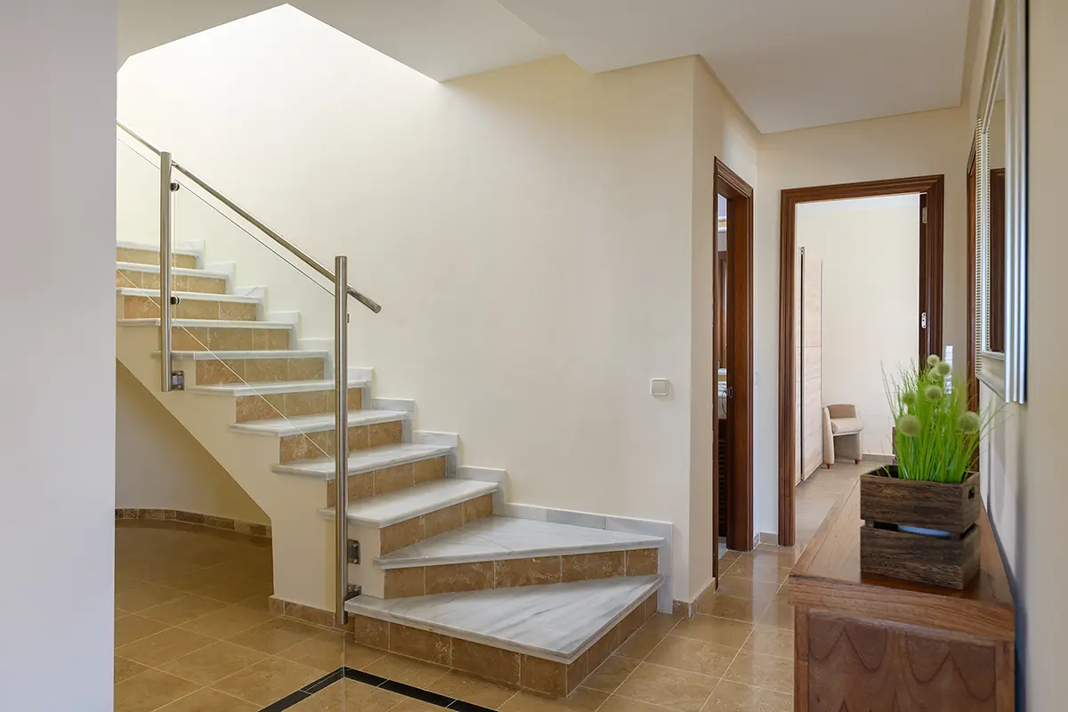 Treppe zum Obergeschoss in Hipoclub Villa Aguamarina 26