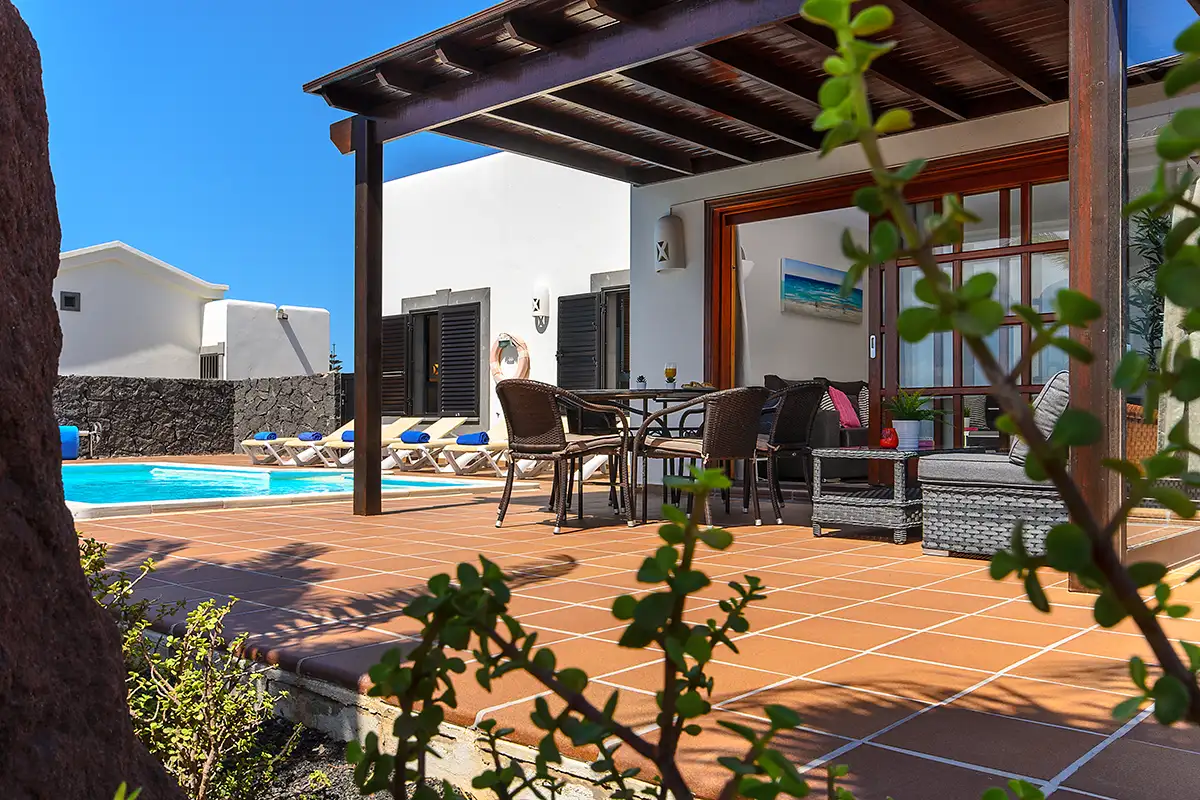 Covered terrace of Villa Ámbar Hipoclub