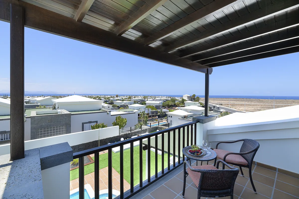 Private Dachterrasse mit teilweisem Meerblick in der Villa Alisios 43 Hipoclub