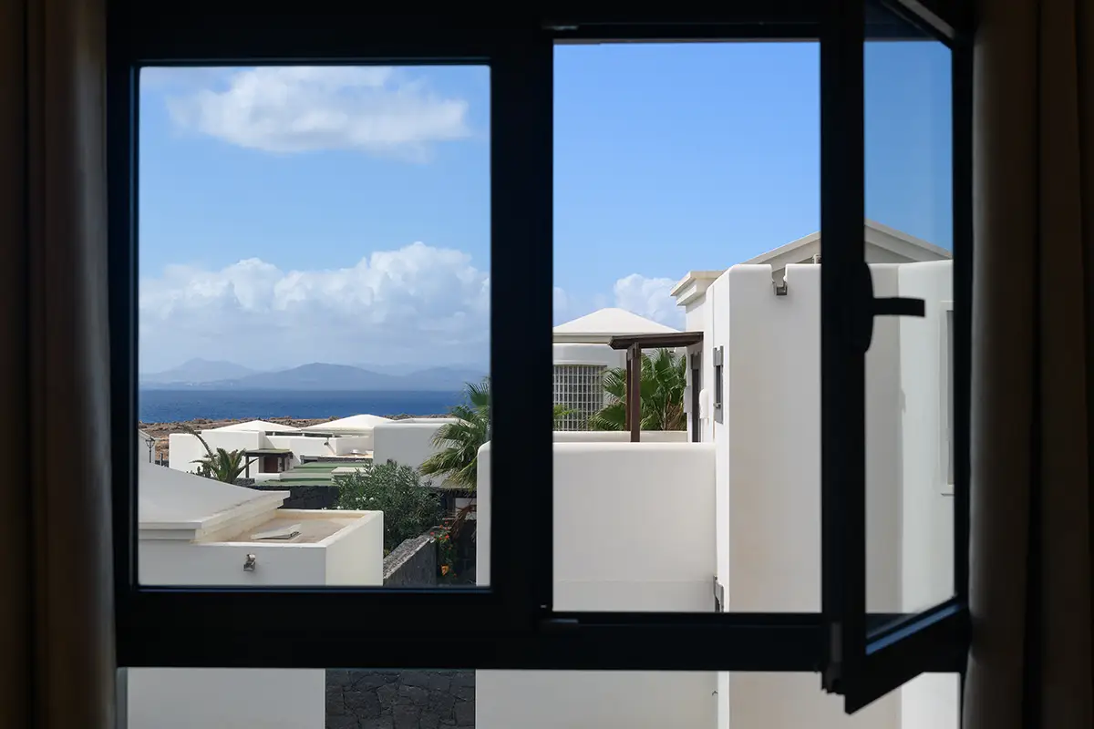Unverbaute Aussicht von der oberen Etage in Hipoclub Aguamarina 25