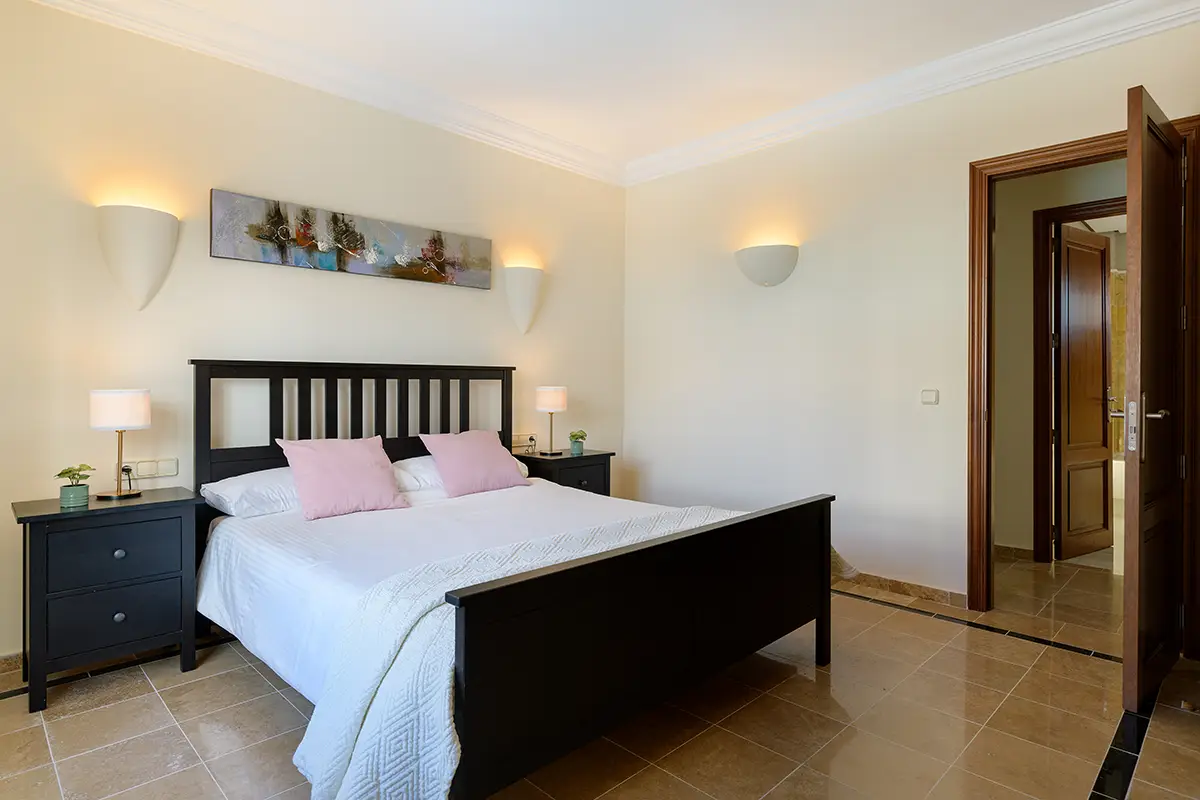 Großzügiges und helles Schlafzimmer in Hipoclub Aguamarina 25