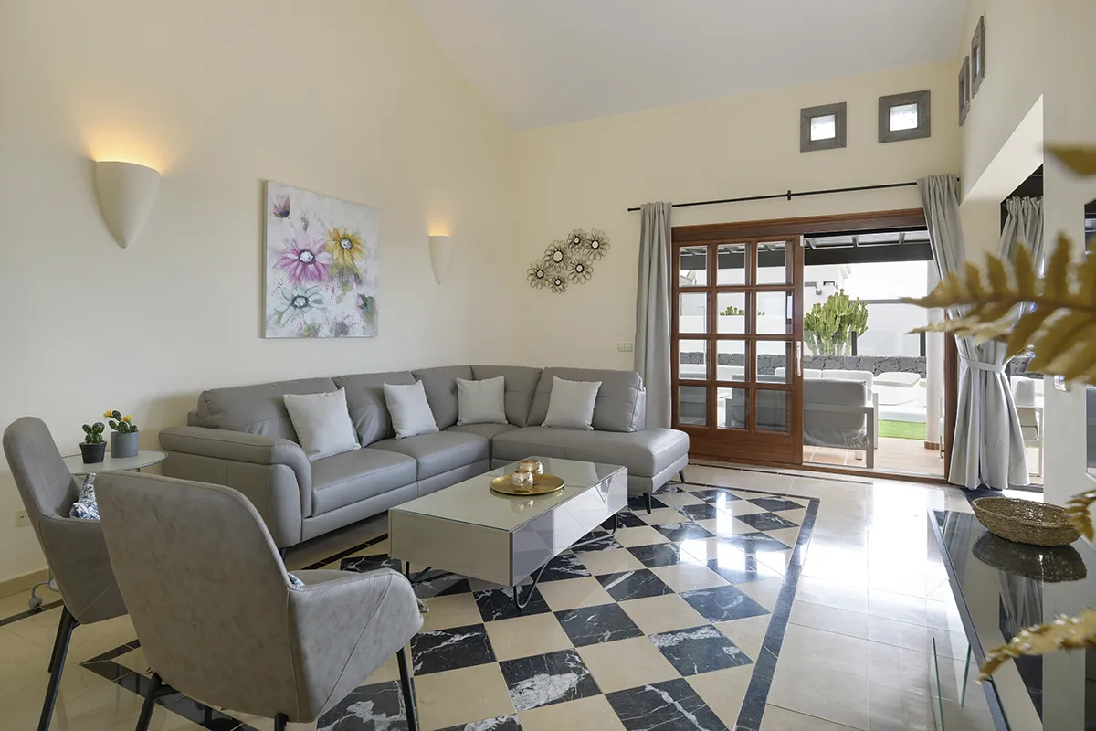 Großzügiges Hauptwohnzimmer in der Villa Alisios 43 Hipoclub