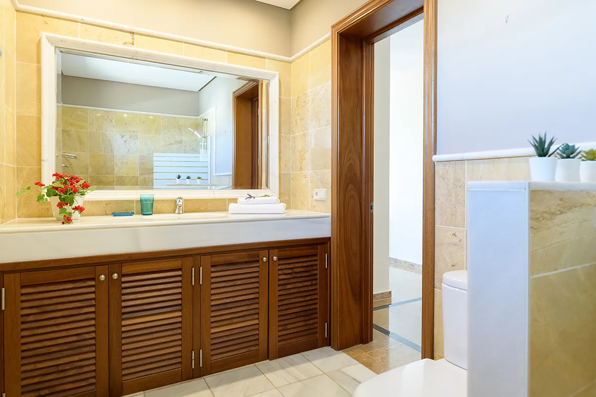 Großes Waschbecken im Badezimmer von Hipoclub Villa Aguamarina 10