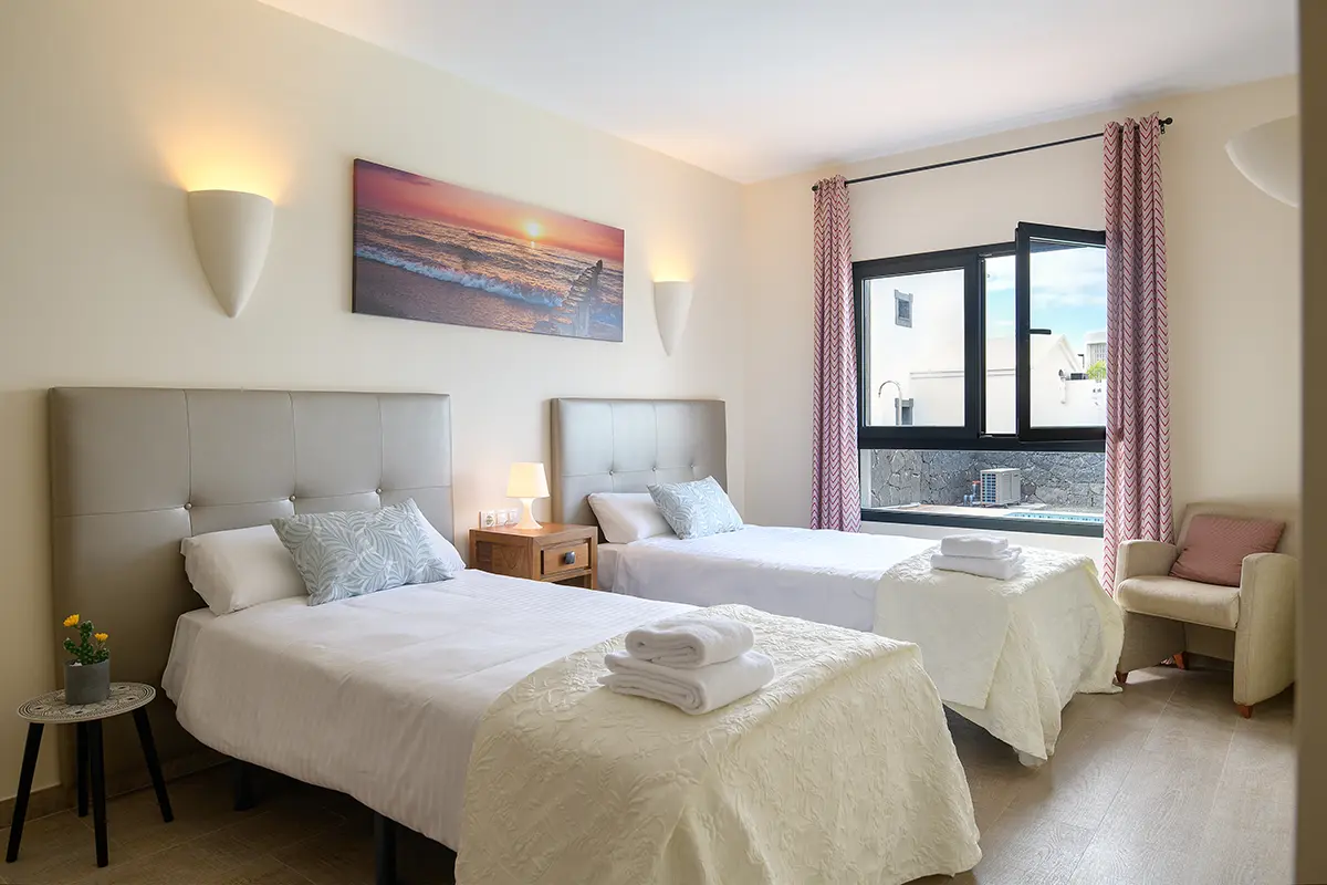 Zweibettzimmer mit Einzelbetten in Hipoclub Villa Aguamarina 26