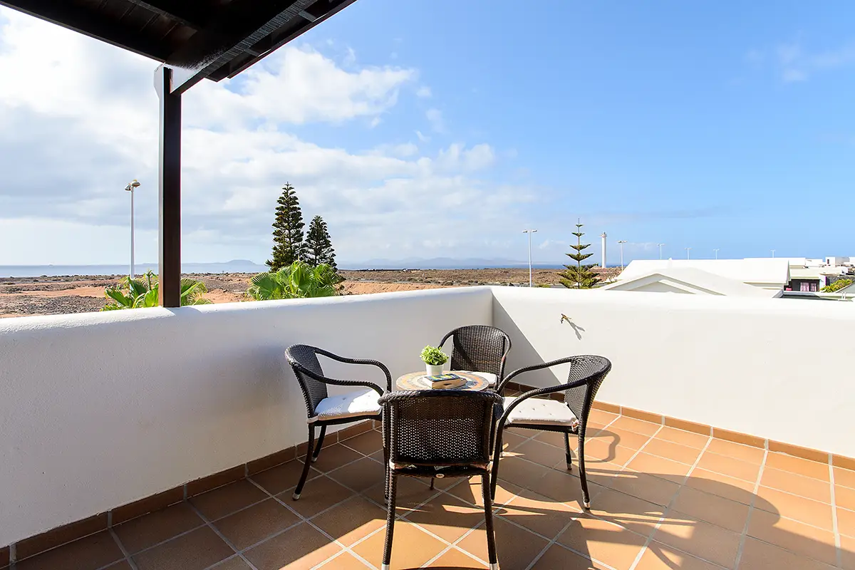 Upper terrace with views at Villa Ámbar Hipoclub