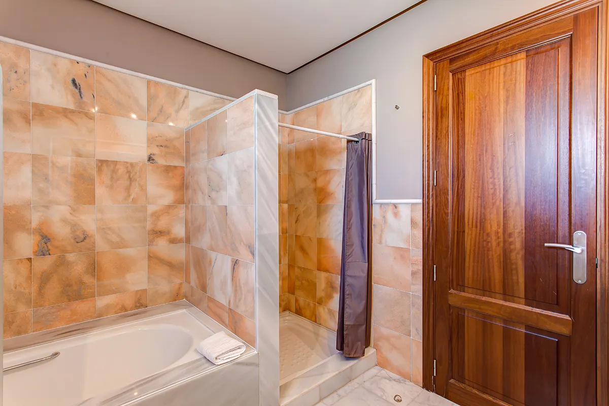 Spacious and well-laid-out bathroom at Hipoclub Villa Zafiro 34