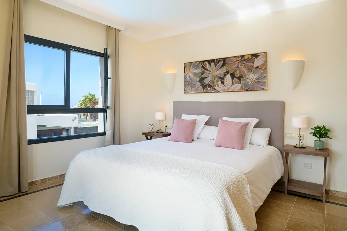 Schlafzimmer in der oberen Etage von Hipoclub Aguamarina 25