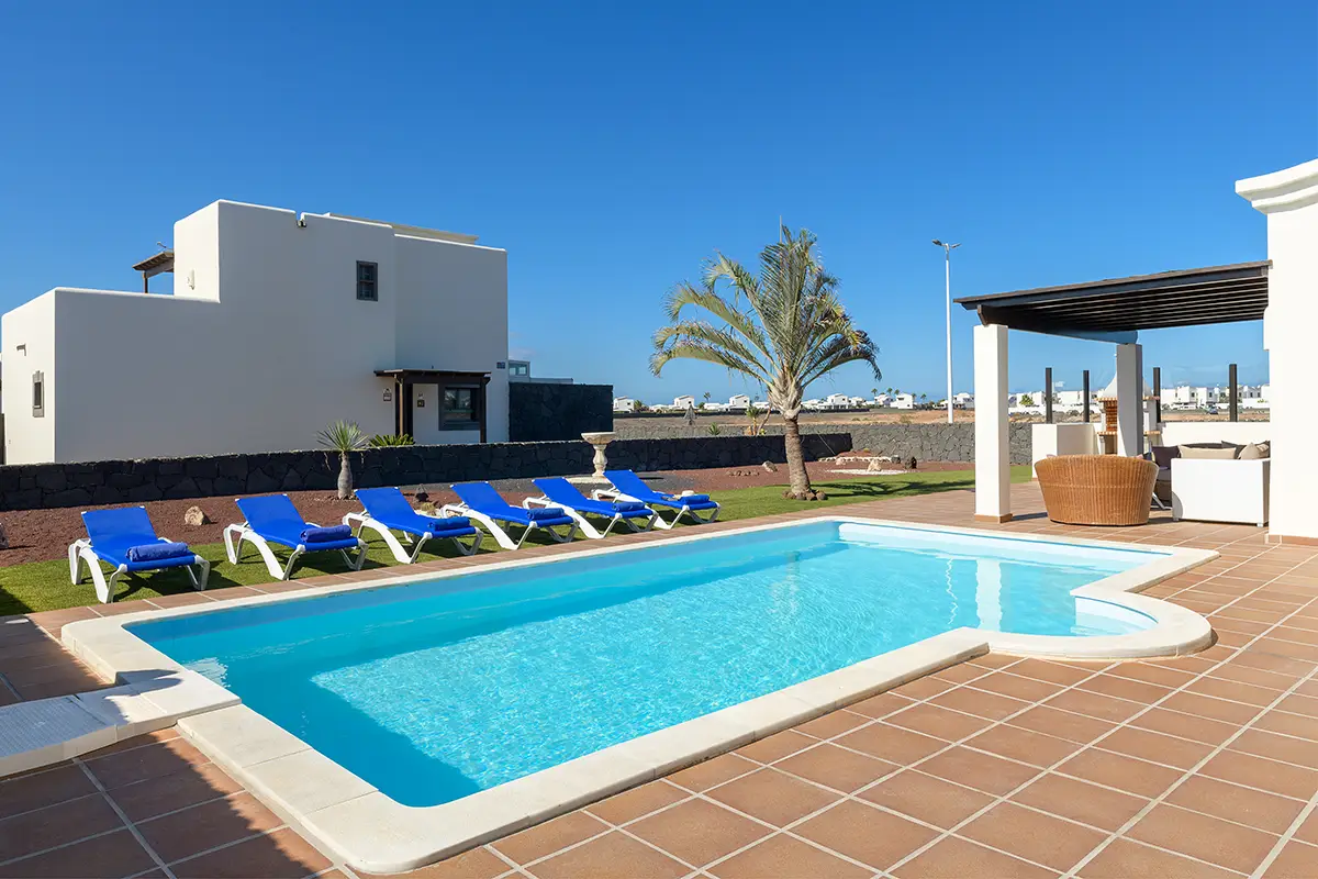 Spacious terrace with covered area at Hipoclub Villa Aguamarina 1