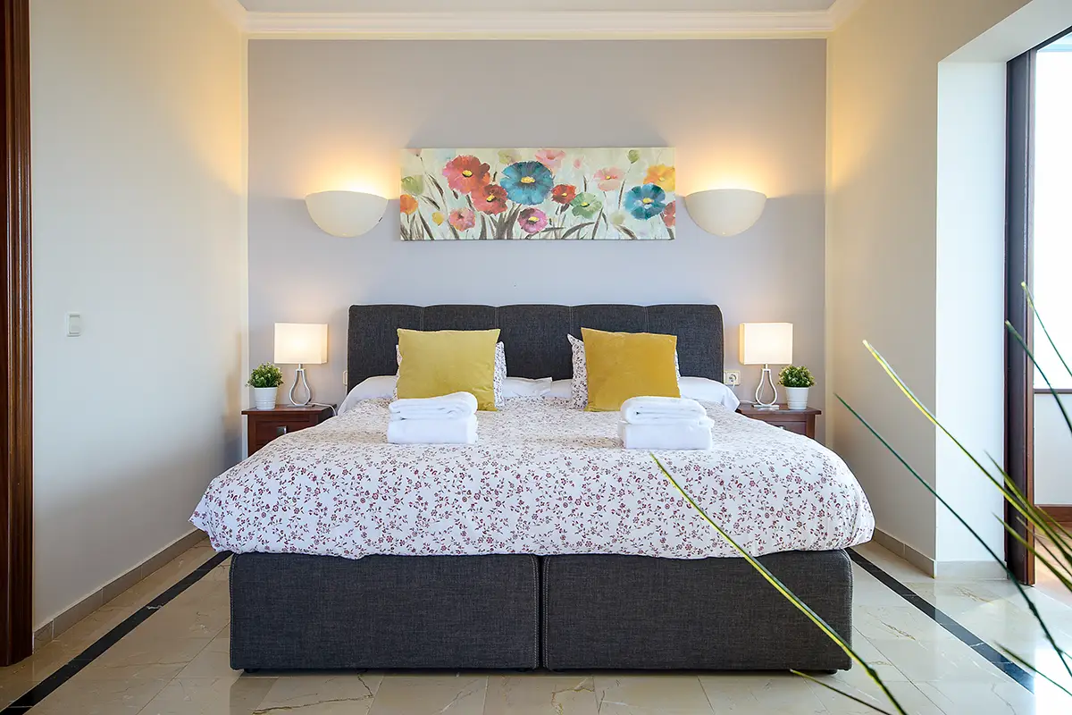 Decorative details in the bedrooms of Villa Ámbar Hipoclub