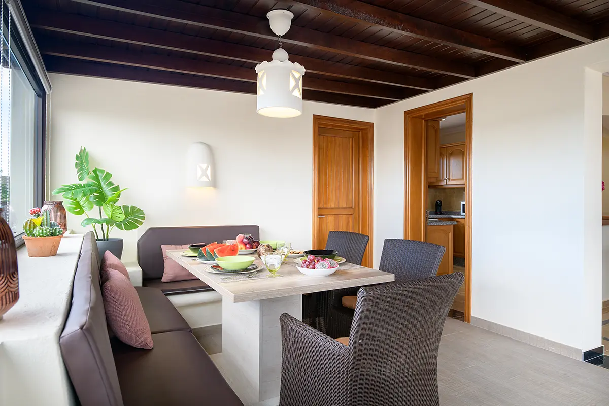 Großer Esstisch für 6 Personen in Hipoclub Villa Aguamarina 26