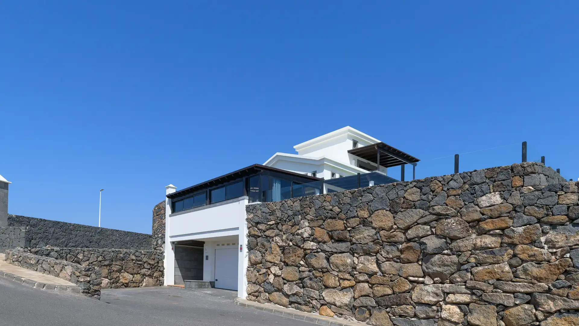 Hero image – Contact Hipoclub Villas