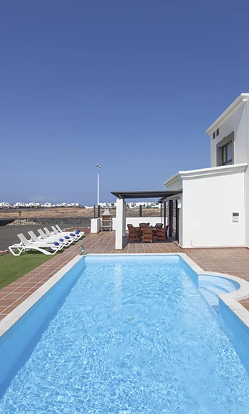 Swimming pool of Villa Aguamarina 4