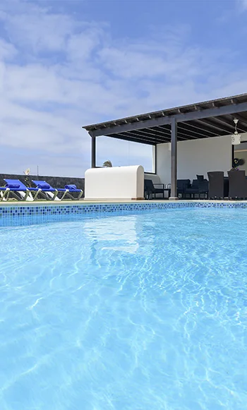 Pool of Hipoclub Villa Faro Park