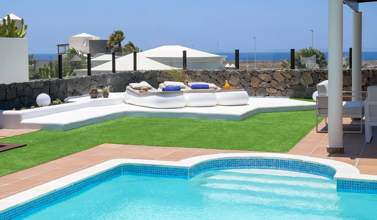 Outdoor pool Outdoor pools at all Hipoclub Villas