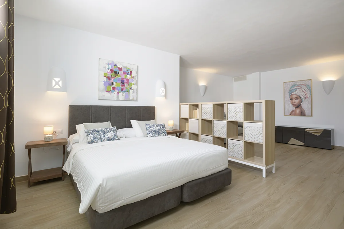 Spacious and modern bedroom in Hipoclub Villa